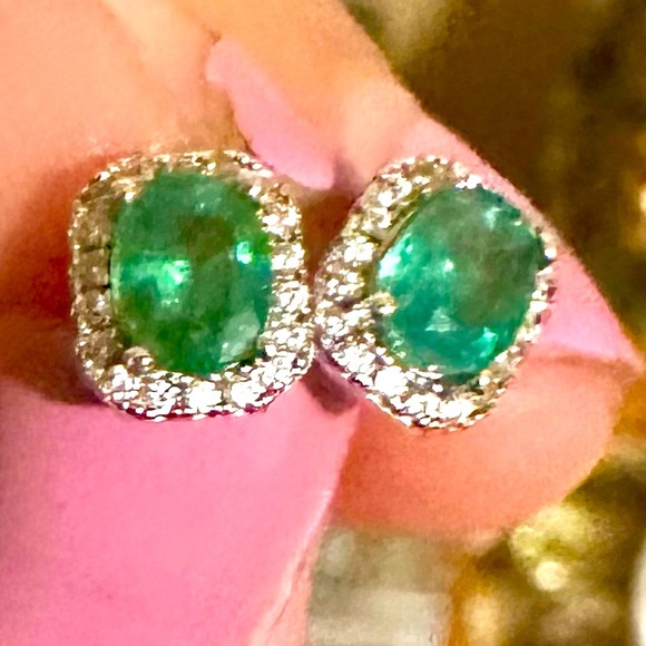 Jewelry - New NATURAL Emerald diamond solid sterling silver 925 earrings studs 😍